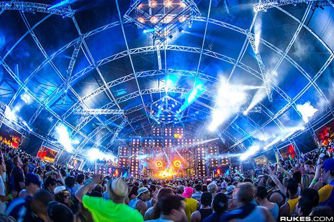 Desain Panggung Pertunjukan Yang Anti Mainstream - Future Stage Design