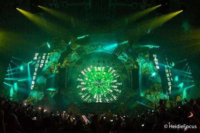 Desain Panggung Pertunjukan Yang Anti Mainstream - Future Stage Design