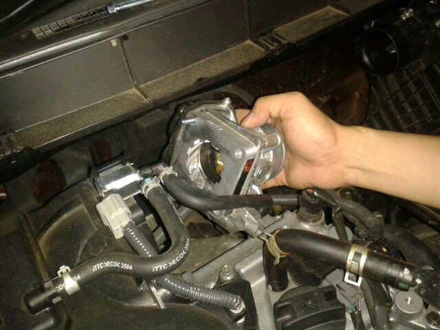 THROTTLE BODY SPACER "RASER" - SOLUSI TARIKAN MOBIL LEMOT