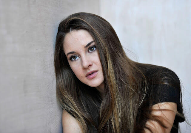 Shailene Woodley VS Melissa Theuriau (...real beauty talent...)