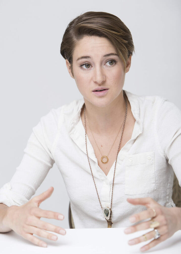 Shailene Woodley VS Melissa Theuriau (...real beauty talent...)