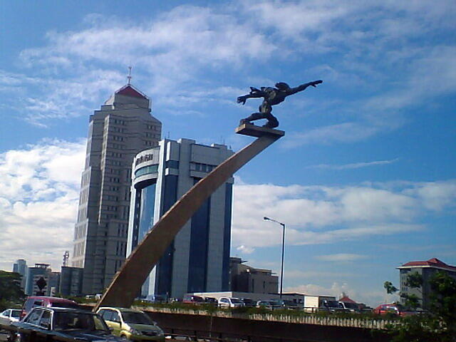 Makna Patung Patung di Jakarta ( + cerita sedih dibalik pembuatan nya )
