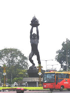 Makna Patung Patung di Jakarta ( + cerita sedih dibalik pembuatan nya )