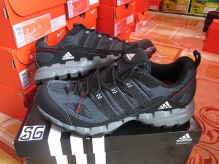 Cari Sepatu Adidas Outdoor , Gunung , Traveling , Original Murah | KASKUS