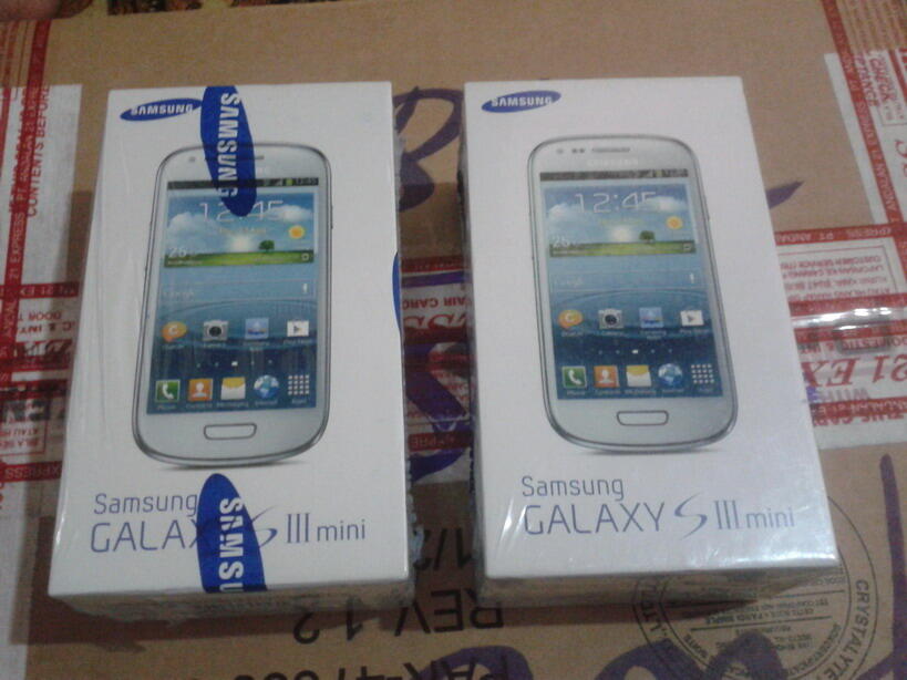 Samsung Galaxy S4 zoom SM-C1010