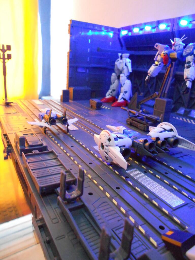 &#91;SHARE&#93; STRIKE HANGAR DIORAMA 