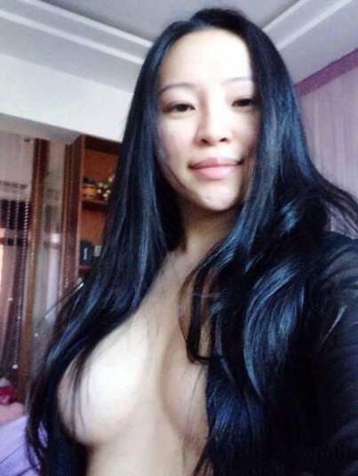 Antara Lahan yang Terbuka dan Rok Pembantu Terbuka
