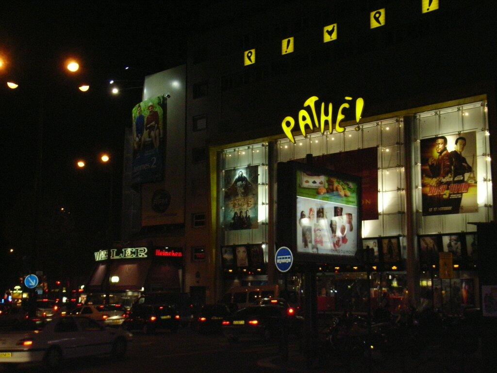Bioskop Yang Mirip Bandara