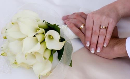 Kenapa Cincin Pernikahan di Pakai Jari Manis?