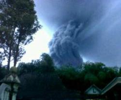 (Merapi Jogja Again) Punca Merapi Muncul Warna Kemerahan