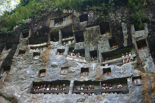 &#91;share&#93; Uniknya Londa, Makam Gua Batu yang Terletak di Atas Tebing di Toraja Utara
