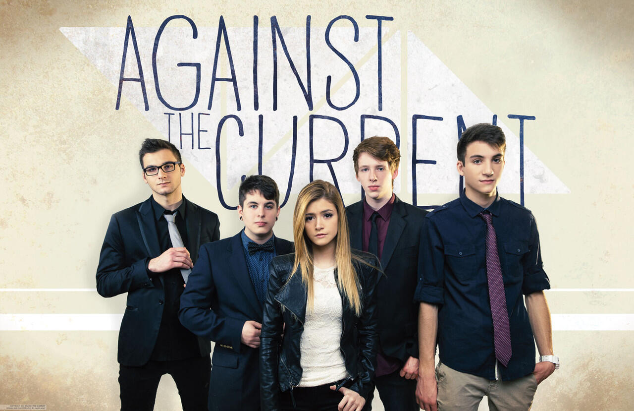 Siapa yang tak kenal Chrissy Costanza "Vokalis" band Against the Current !!