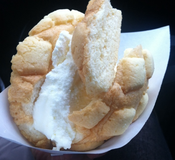 Roti Melon Isi Ice Cream ini Populer di Jepang
