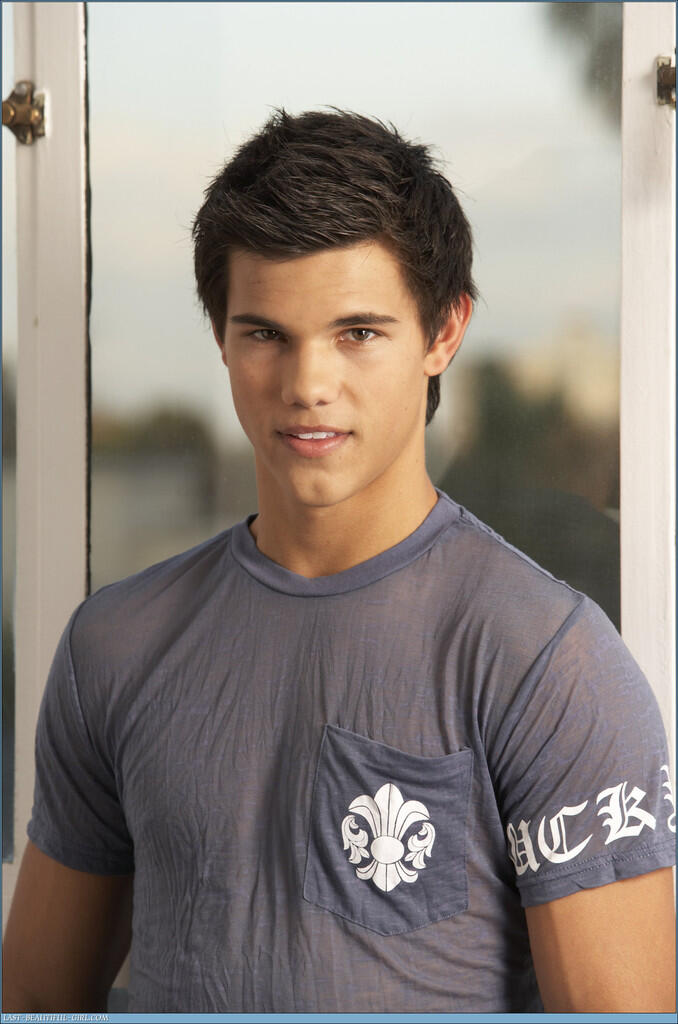 (SHARE) Fakta TAYLOR LAUTNER, aktor film TWILIGHT