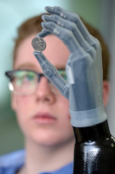 Keren gan!! Tangan buatan yang bisa menirukan gerakan menggenggam