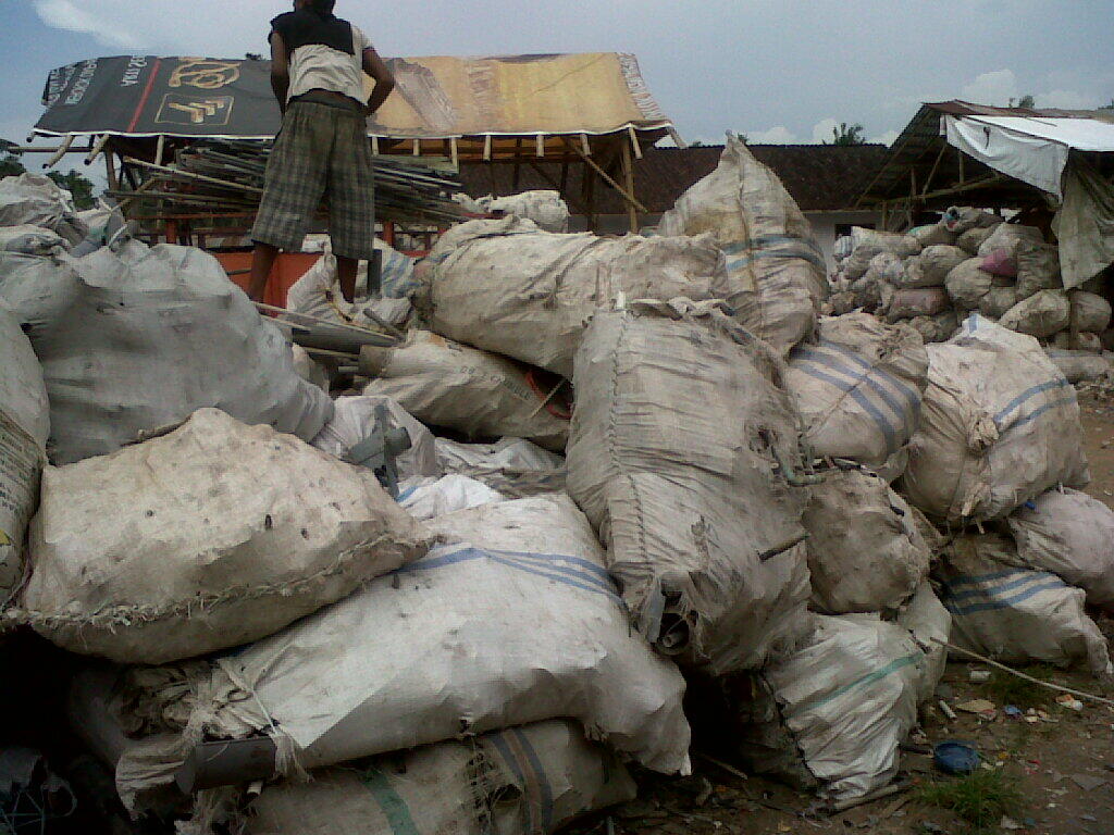 perdagangan plastik antar pulau profit 5% /bulan dijamin asuransi