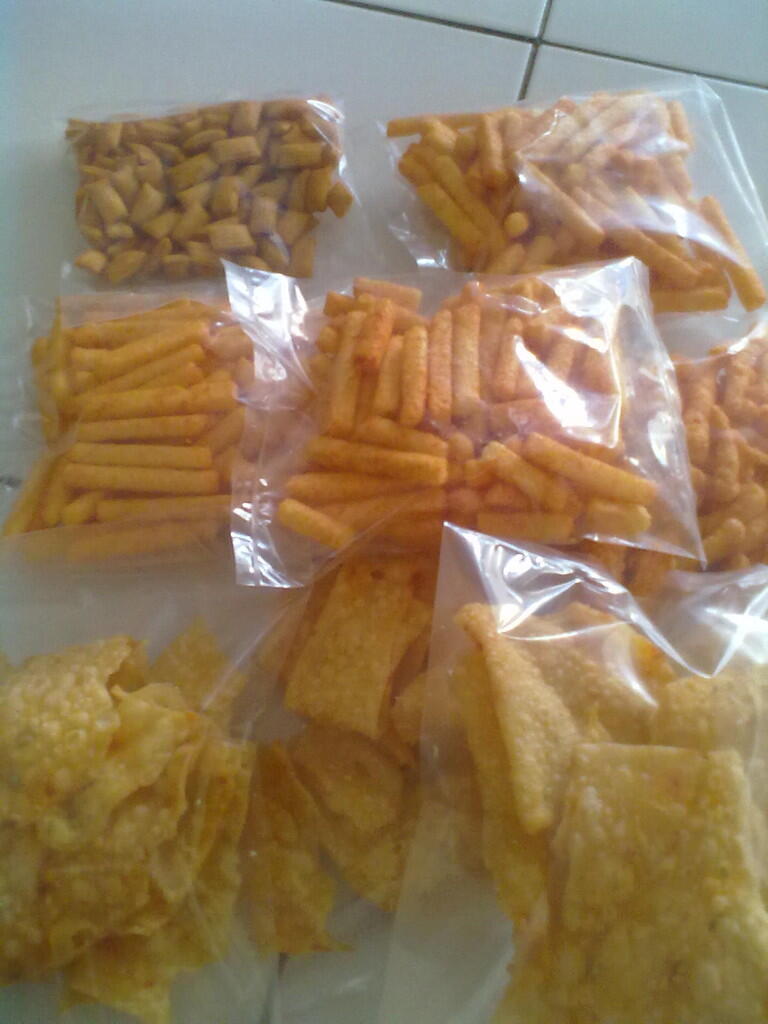 Bisnis Snack Serba Rp. 2000