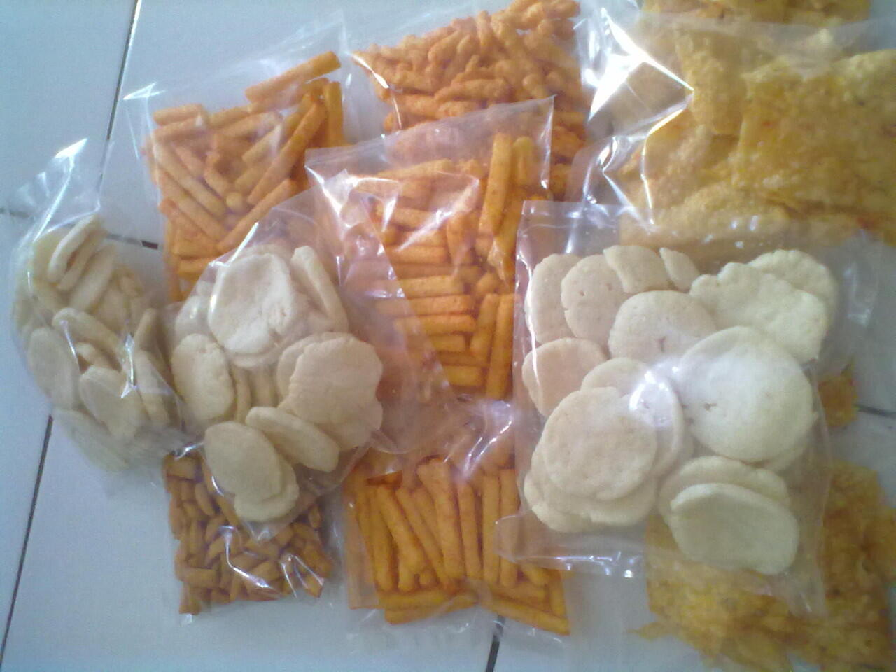 Bisnis Snack Serba Rp. 2000