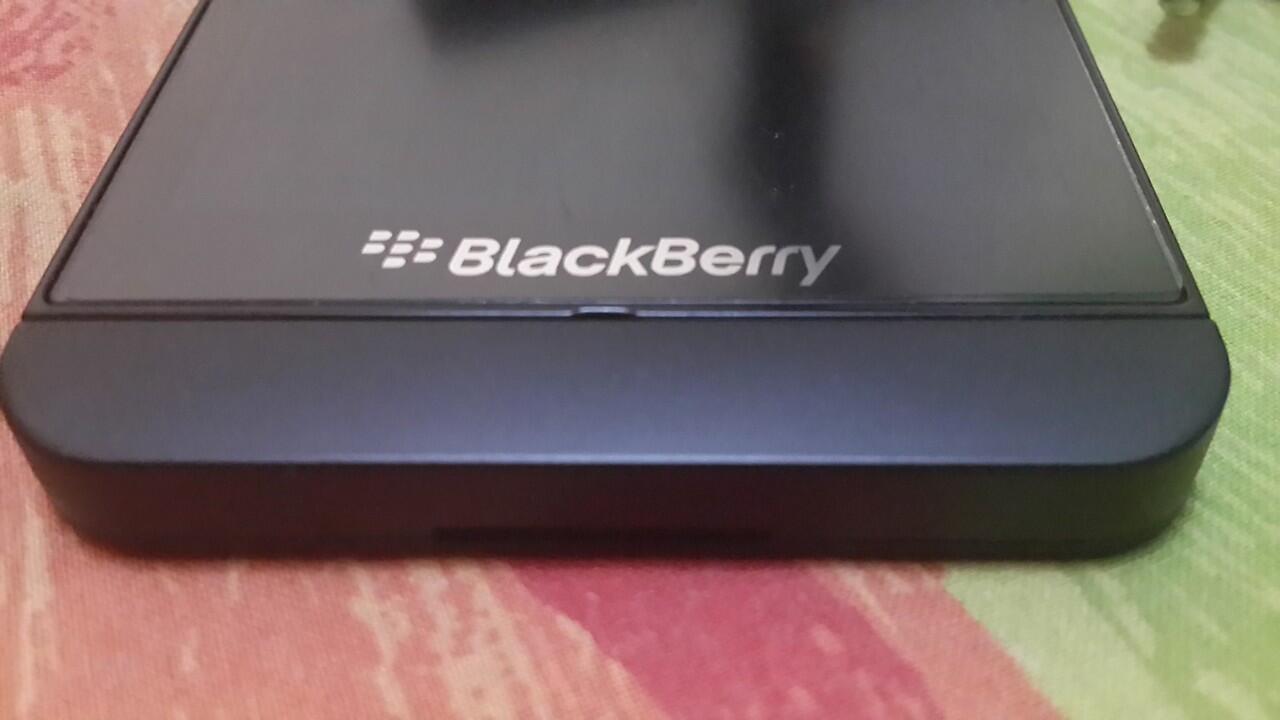 Terjual [JUAL] Blackberry (BB) Z10 STL-100-1 Black 2nd 