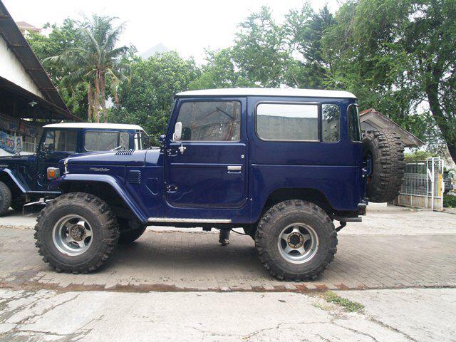 Pilih mana Toyota Hardtop FJ40 atau Jeep CJ-7, Ayo Kometar agan??