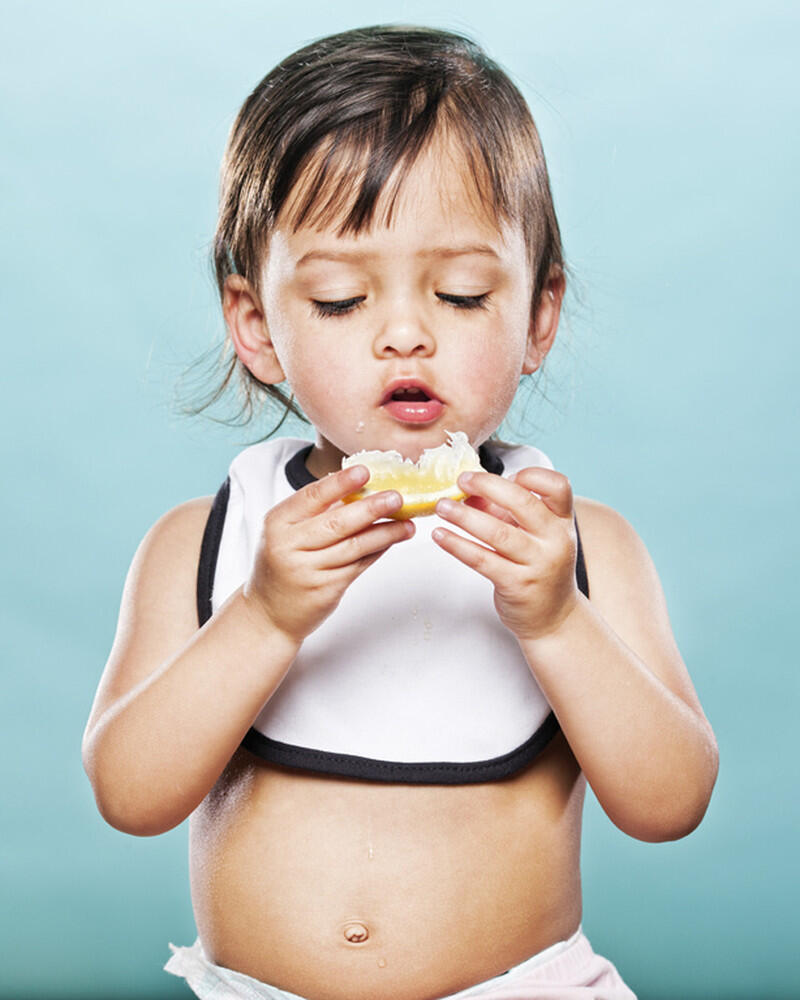 Bayi dan Sepotong Lemon, Oh Lucunya ! ( Berharap Repost dan bisa jadi HT )