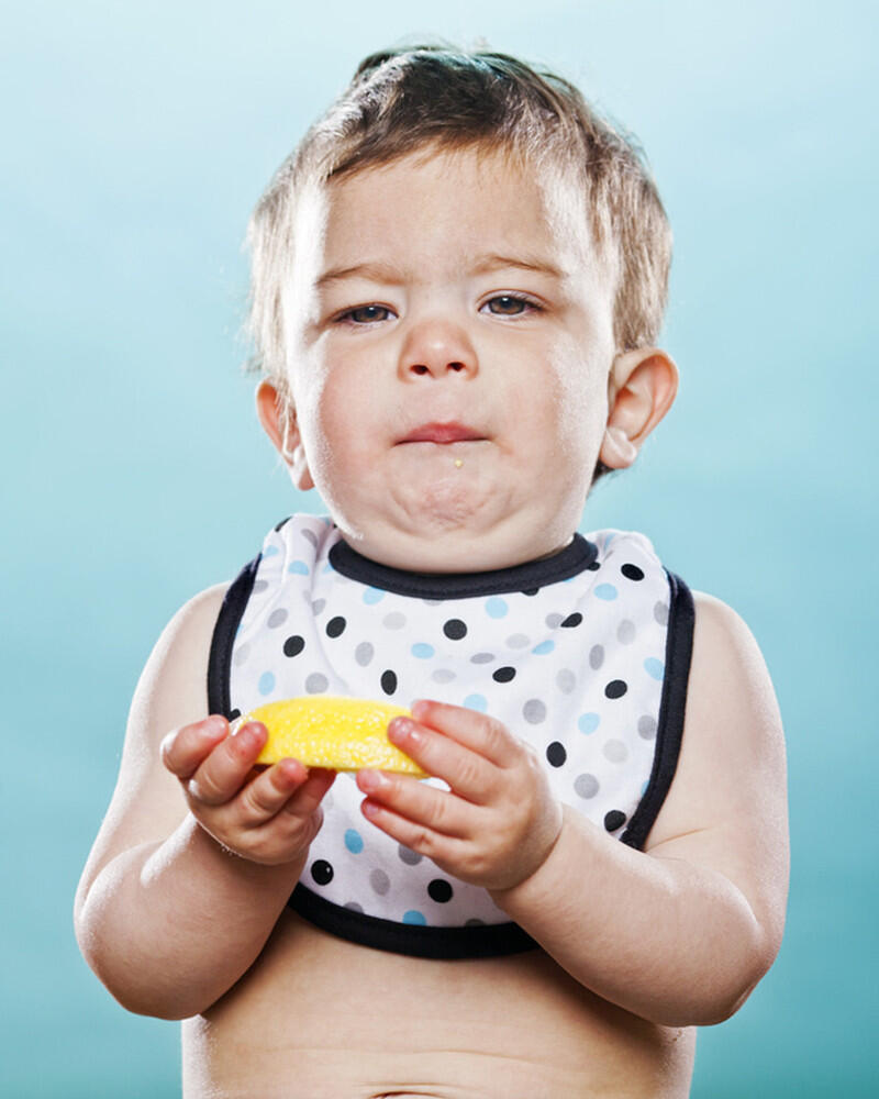 Bayi dan Sepotong Lemon, Oh Lucunya ! ( Berharap Repost dan bisa jadi HT )