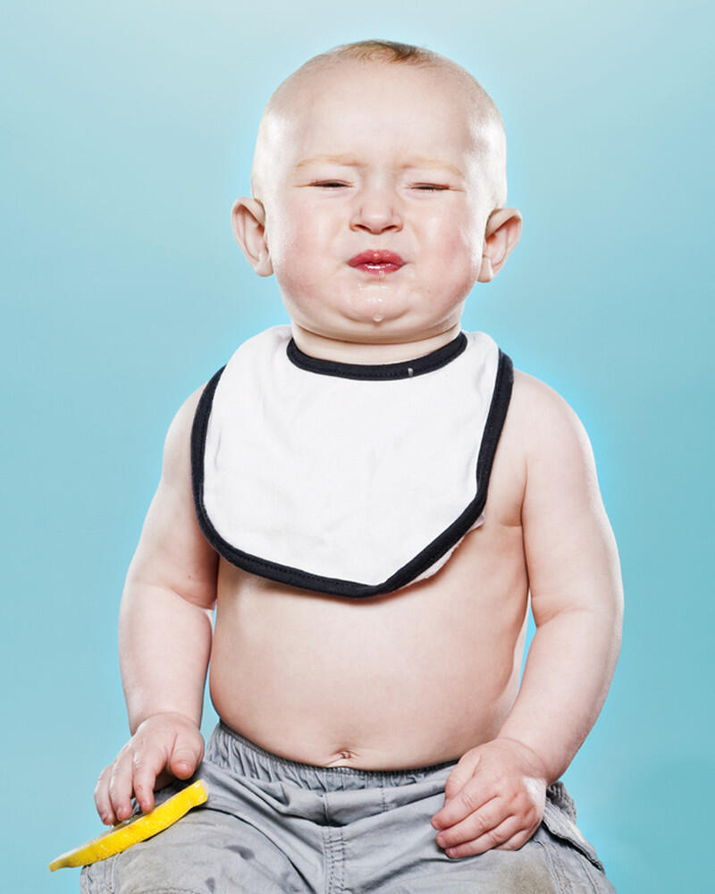 Bayi dan Sepotong Lemon, Oh Lucunya ! ( Berharap Repost dan bisa jadi HT )