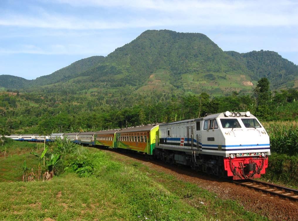 Pemandangan Indah Stasiun Lebak Jero , Garut | KASKUS