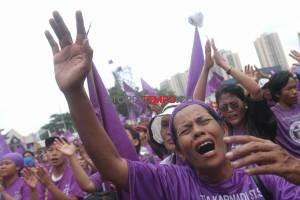 [Keberatan Dosa} Panggung kampanye PDIP Rubuh ...... !!!!!