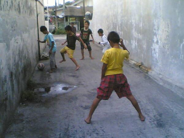 SHARE . permainan favorit aganwanto-aganwati waktu kecil