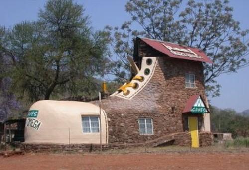 RUMAH2 UNIK BERBENTUK SEPATU