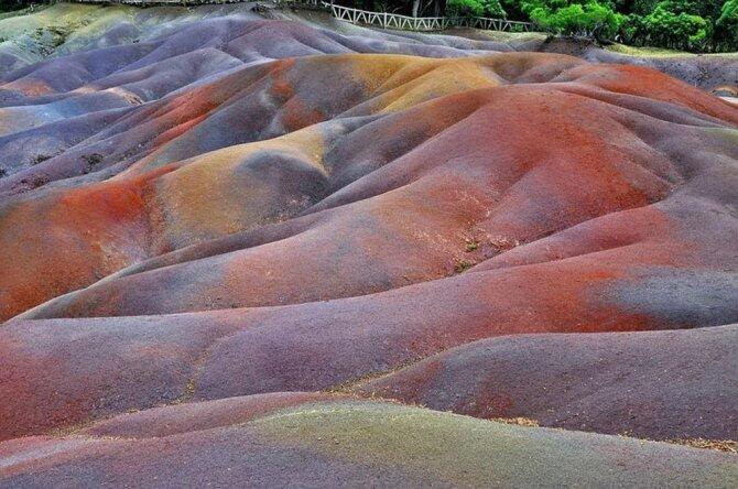 6 Fenomena alam menakjubkan ini memiliki warna seperti pelangi