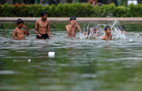 Pro Kontra Monas Mau Mandi Oleh Asing