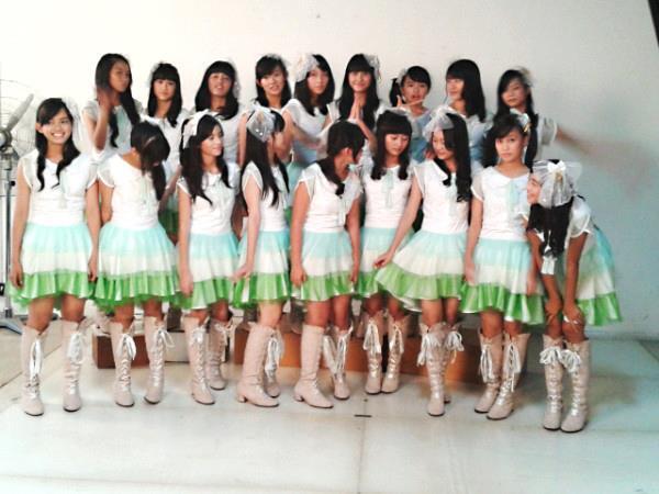 kostum jkt48 yang jelek dan yang bagus ( dedicated for admin )