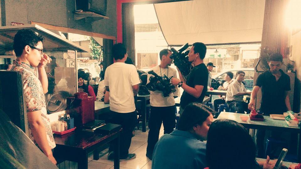 Masya Alloh! warung ane didatengin artis gan.. no tipu2
