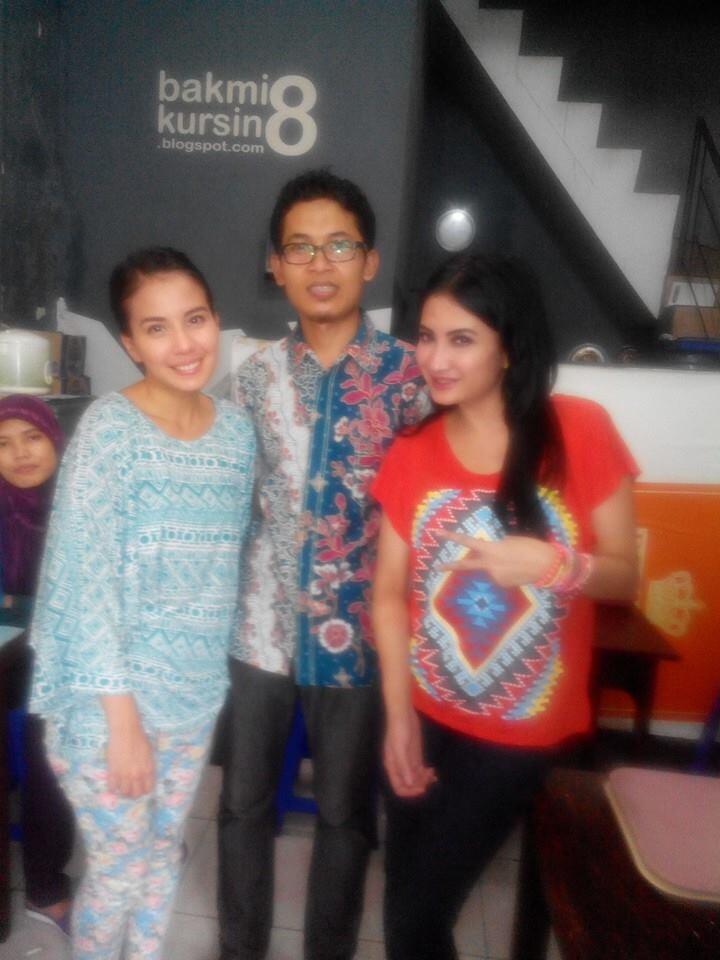 Masya Alloh! warung ane didatengin artis gan.. no tipu2