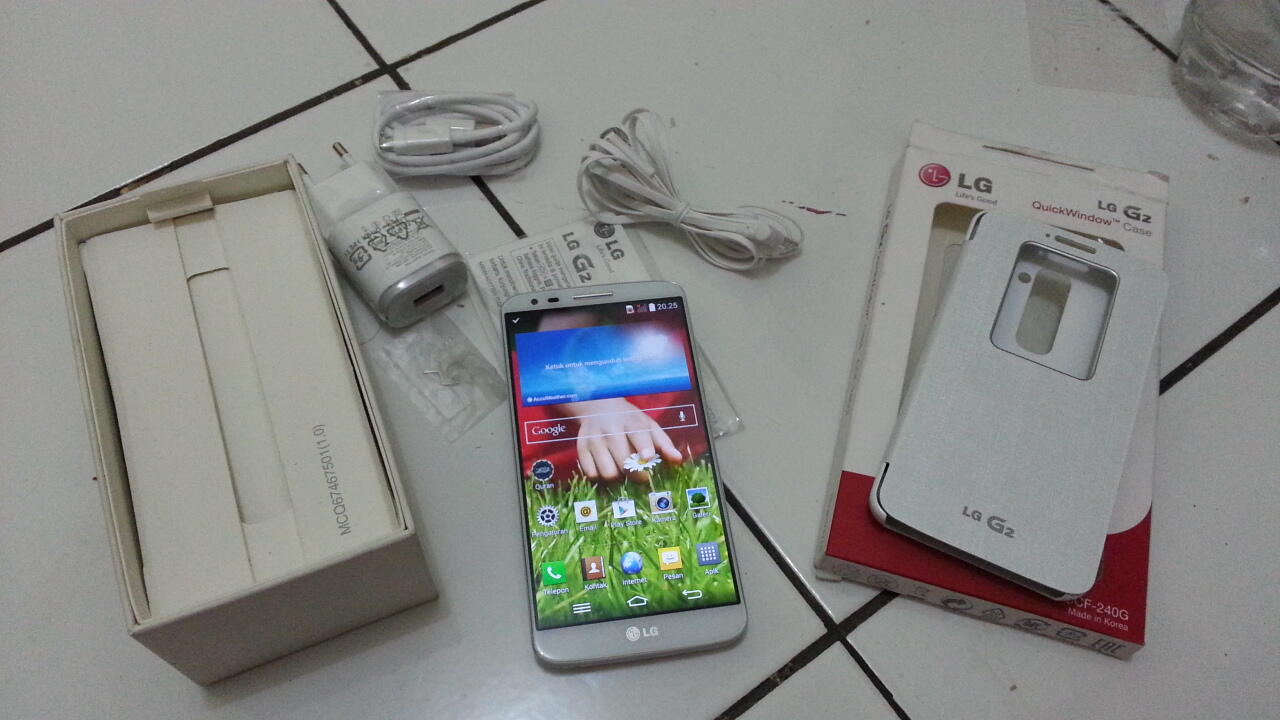ADA LAGI LG G2 32GB WHITE FULLSET BONUS QUICK WINDOW MURAAAAAAH