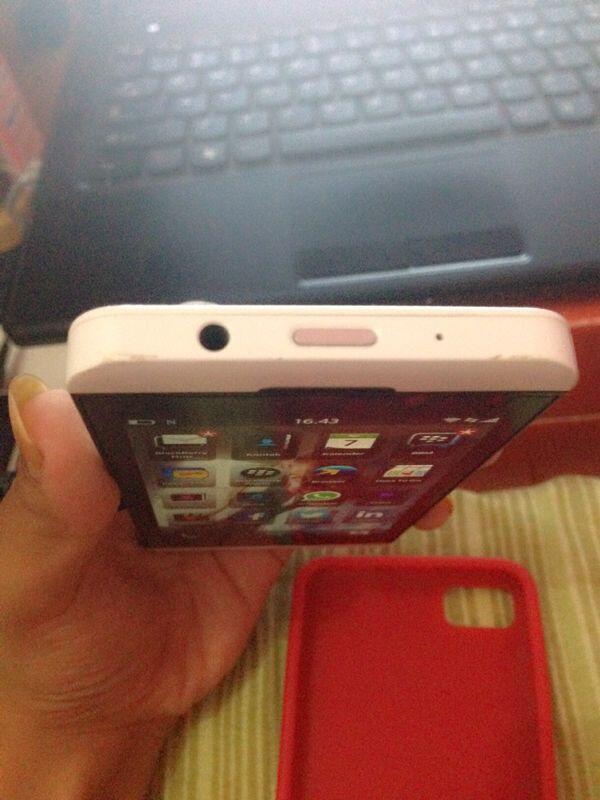 blackberry Z10 putih