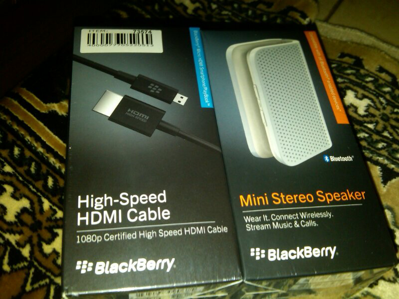 original HDMI cable for blackberry + blackberry bluetooth mini stereo speaker,,BNIB