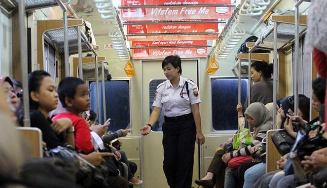 Yang sekarang ga di jumpai di Kereta Commuter Line Jakarta - Bogor
