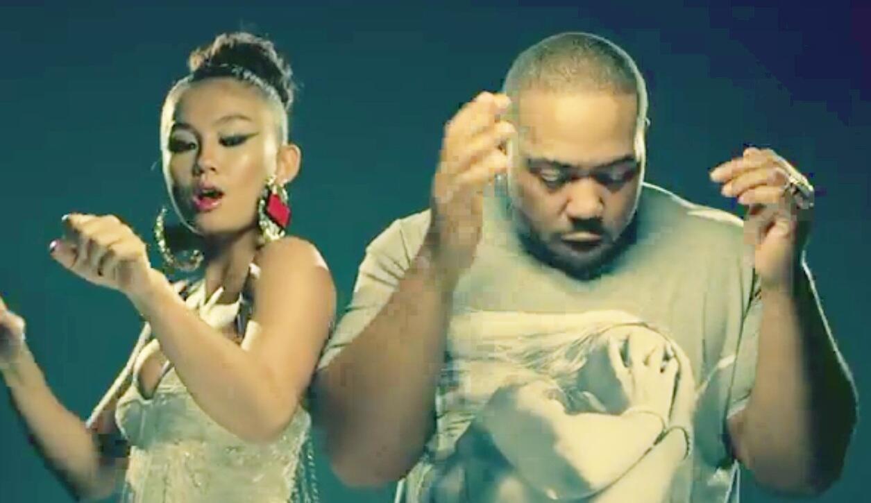 Agnez Mo Pamer &quot;Coke Bottle&quot;nya Gan...!!!