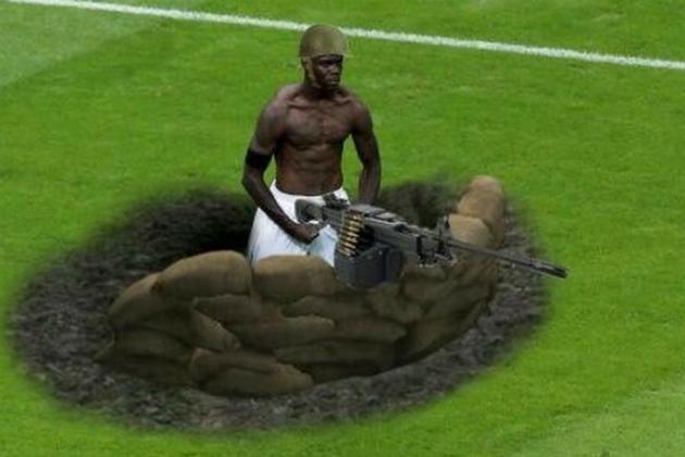 GAMBAR-GAMBAR LUCU SEPAKBOLA 