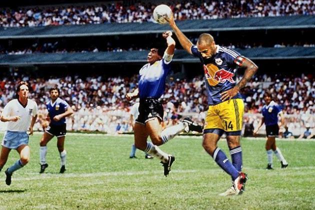 GAMBAR-GAMBAR LUCU SEPAKBOLA 