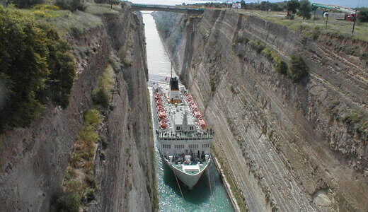 Corinth Canal, Terusan Paling Sempit Dan Berbahaya Di Dunia Bagi Kapal Laut