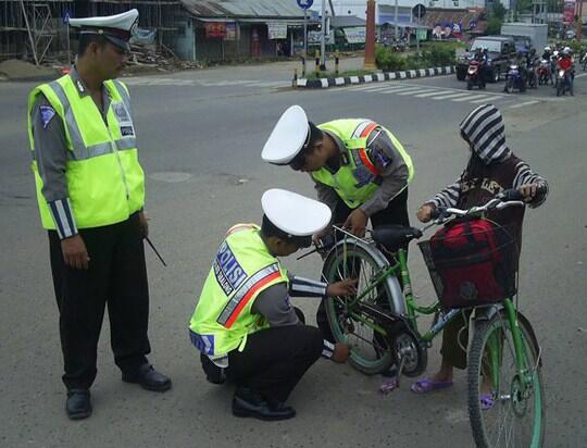 Foto-foto yang Bisa Bikin Agan Mewek Tapi Alasannya Gak Malu-maluin