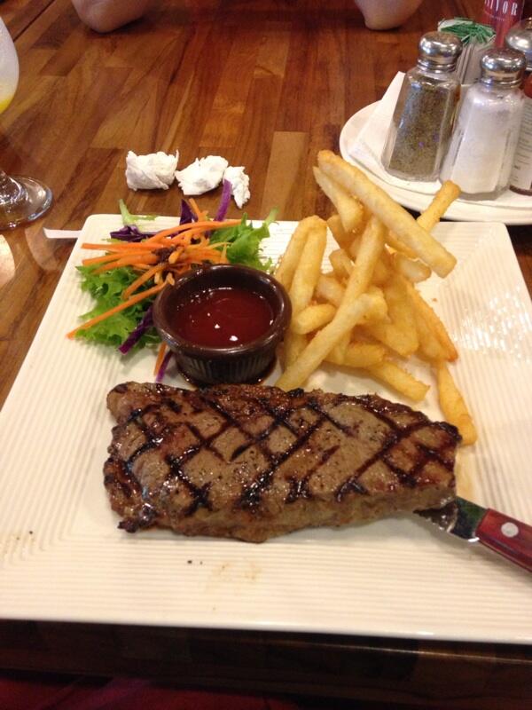 Carnivor Kelapa Gading