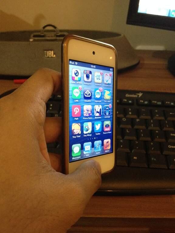 Ipod Touch 4 8GB white