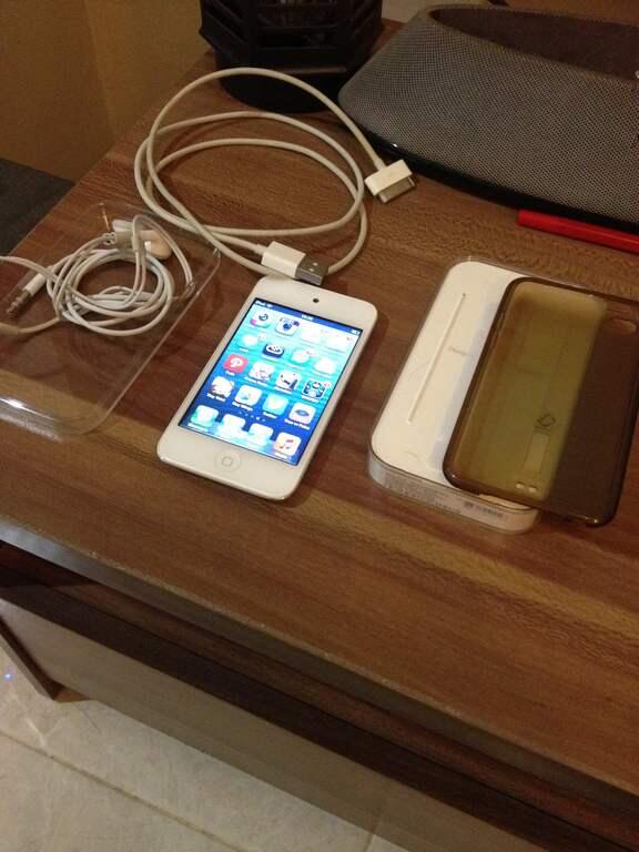 Ipod Touch 4 8GB white