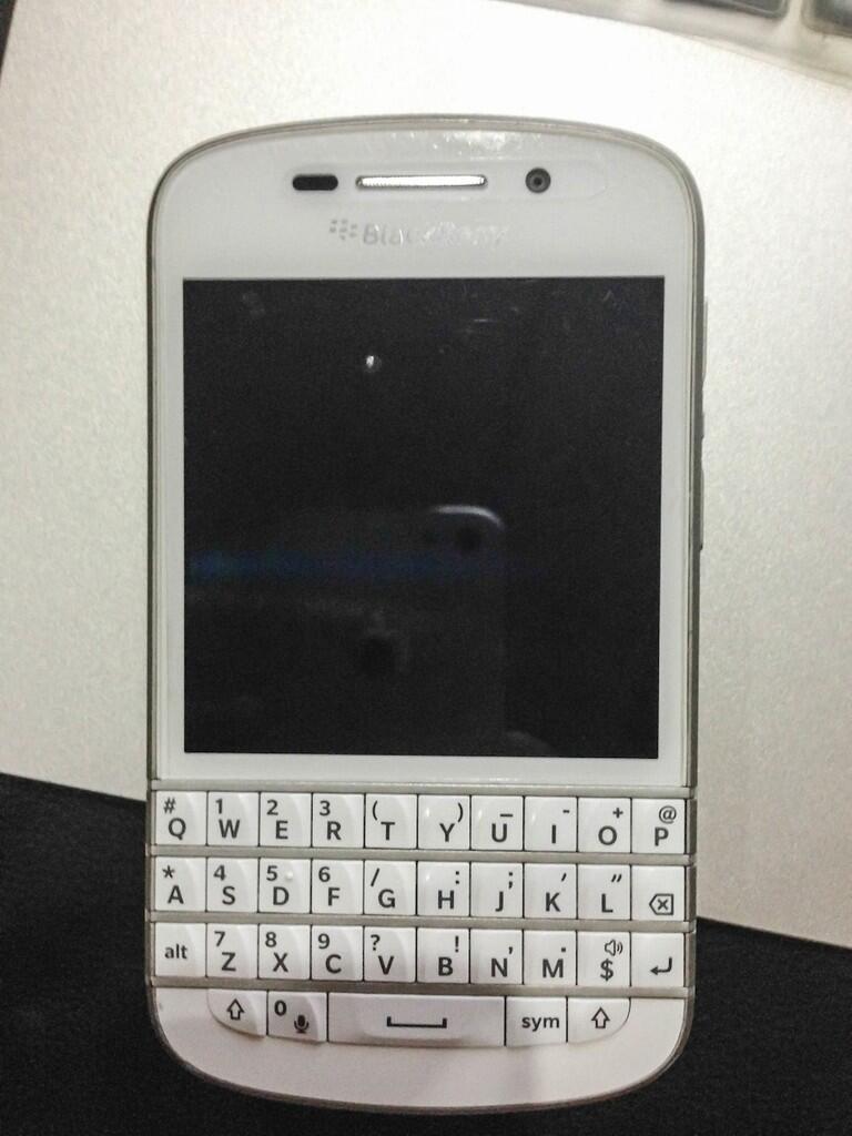 FS : BlackBerry Q10 (White)