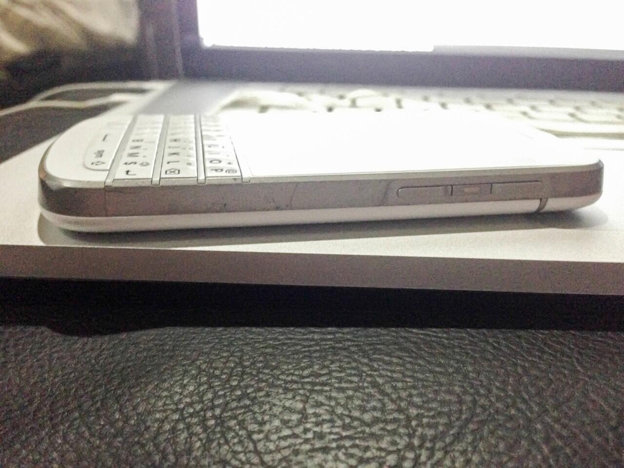 FS : BlackBerry Q10 (White)